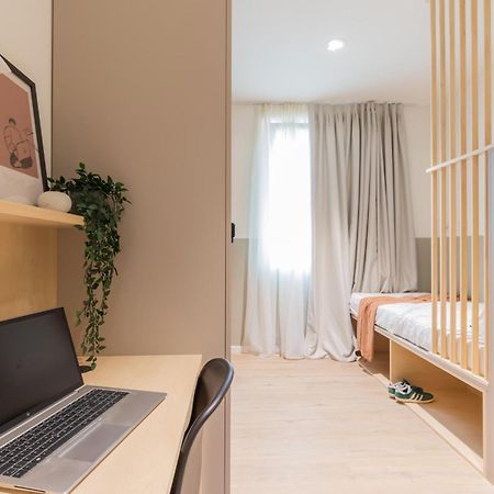 Well-Located Campus Rooms Near City Park Milán Exterior foto