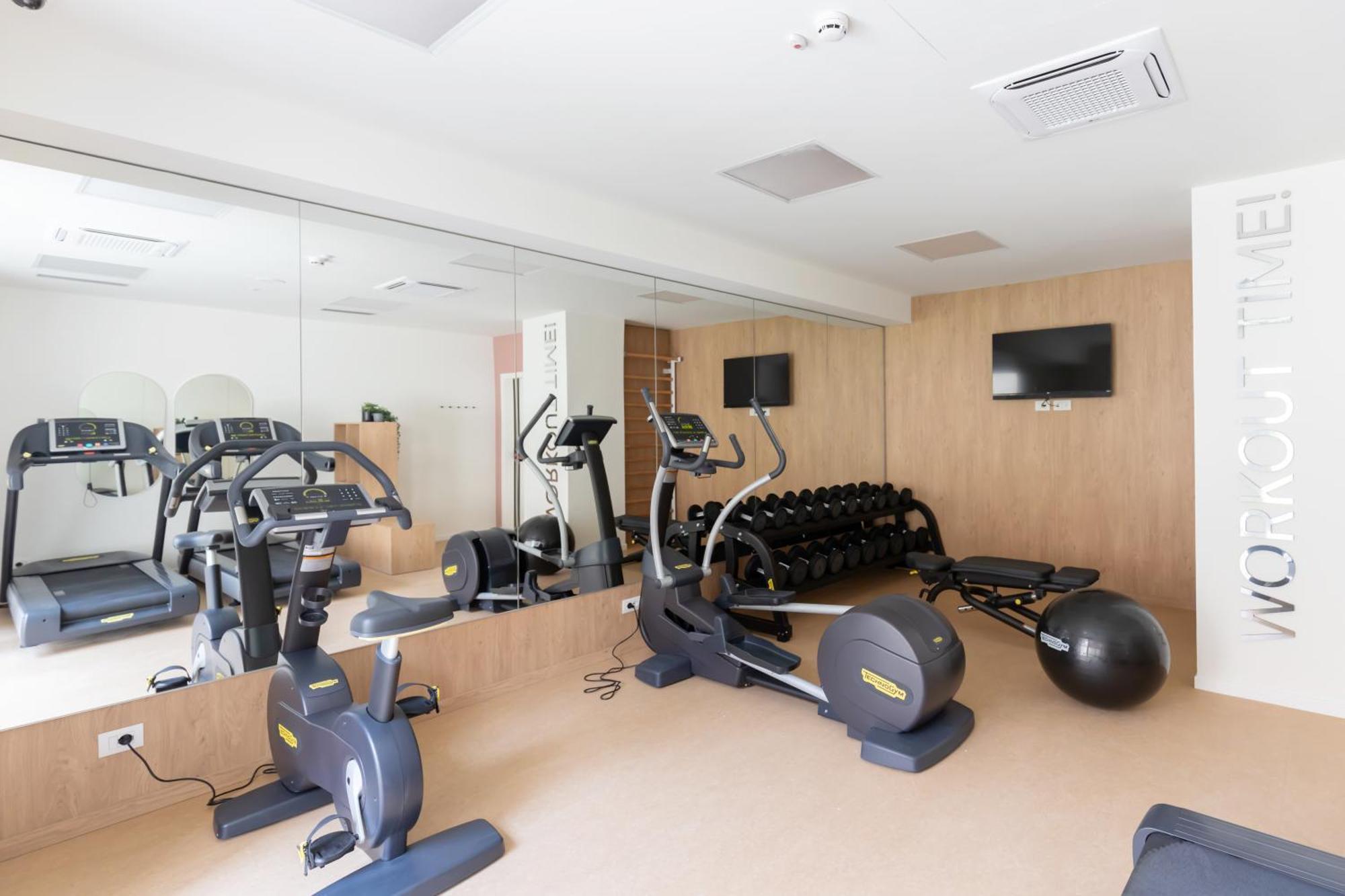 Well-Located Campus Rooms Near City Park Milán Exterior foto