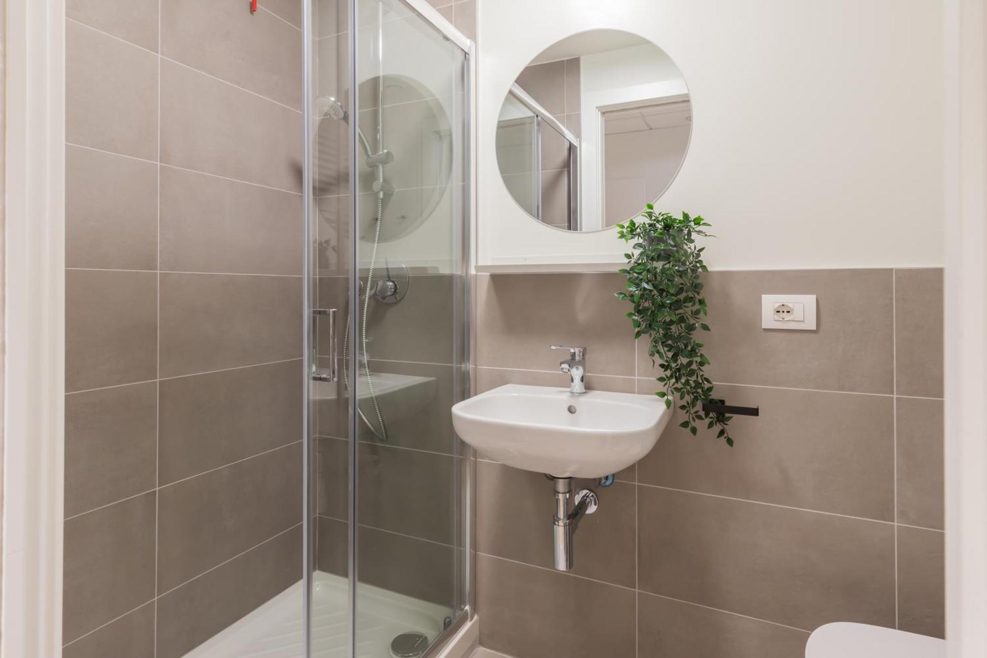 Well-Located Campus Rooms Near City Park Milán Exterior foto