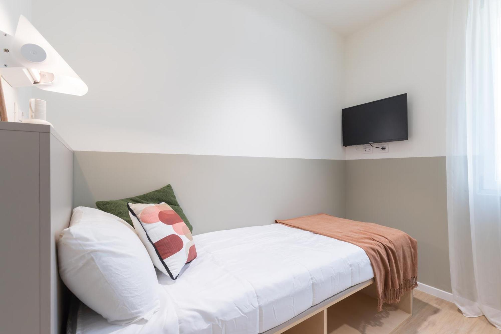 Well-Located Campus Rooms Near City Park Milán Exterior foto