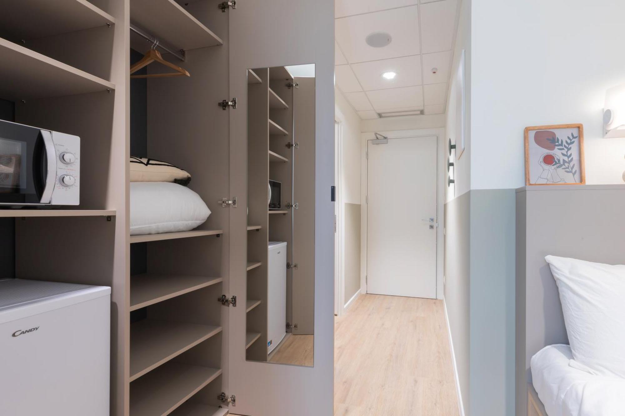 Well-Located Campus Rooms Near City Park Milán Exterior foto