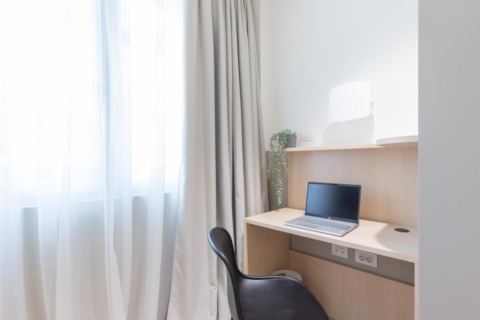 Well-Located Campus Rooms Near City Park Milán Exterior foto