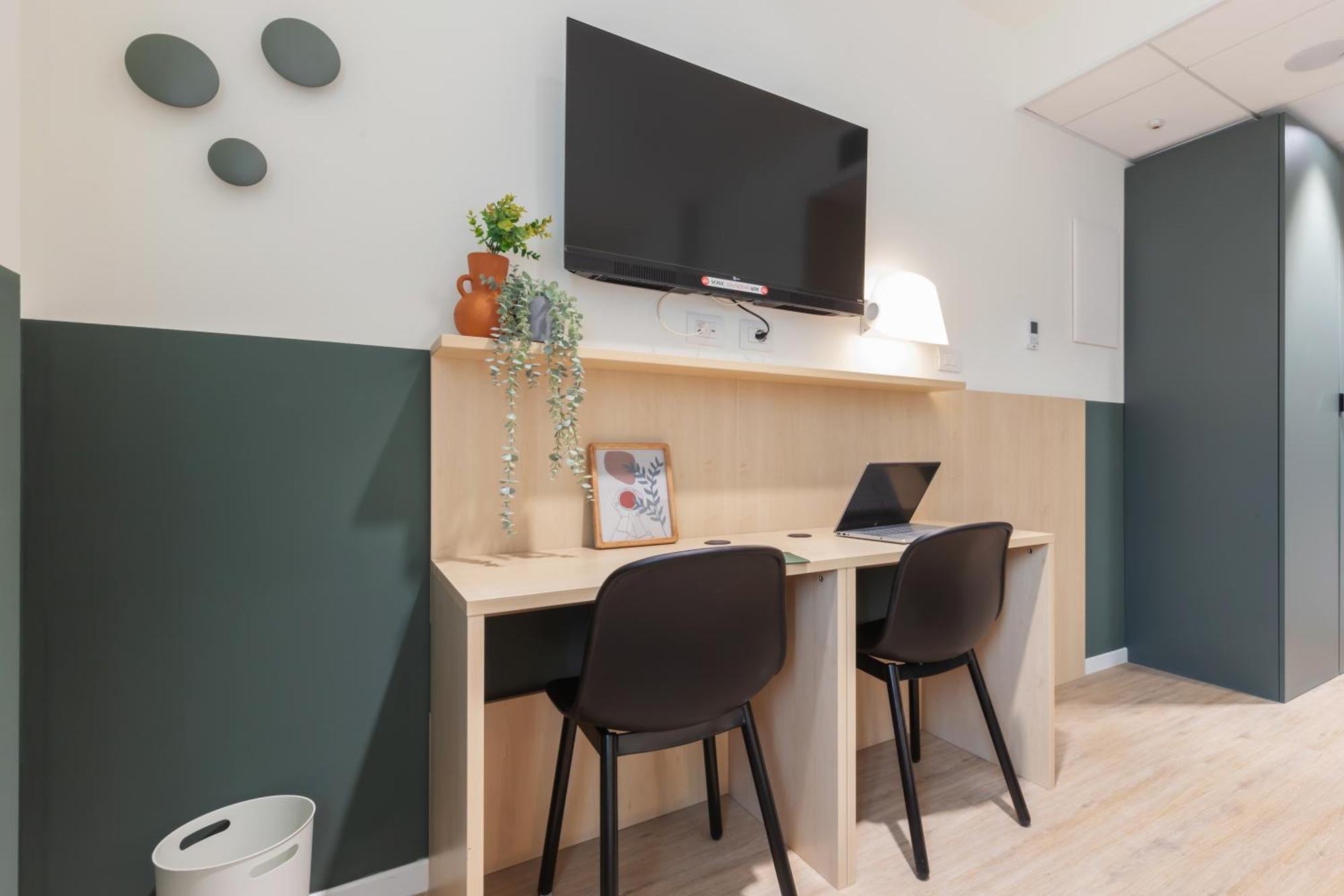 Well-Located Campus Rooms Near City Park Milán Exterior foto