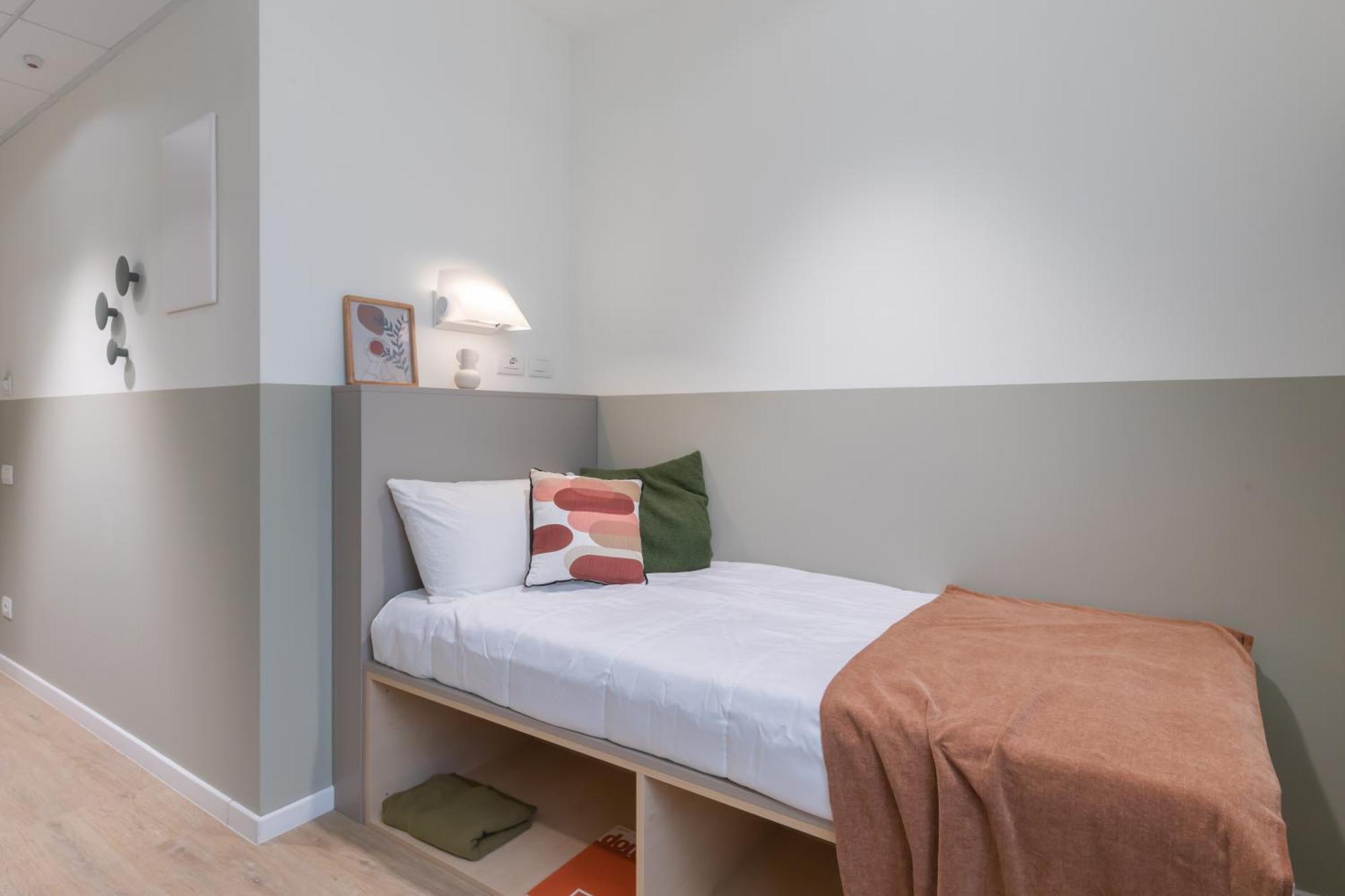 Well-Located Campus Rooms Near City Park Milán Exterior foto